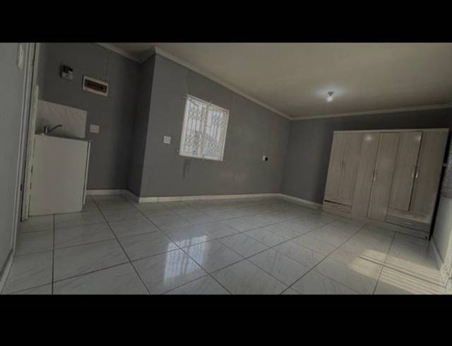 1 BEDROOM PROPERTY TO RENT IN BAYVIEW